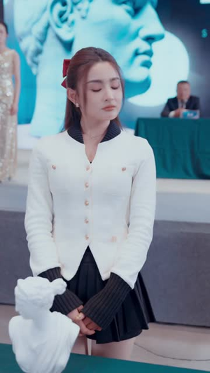 误拆快递，发现上司秘密（97集）短剧限免全集任你点