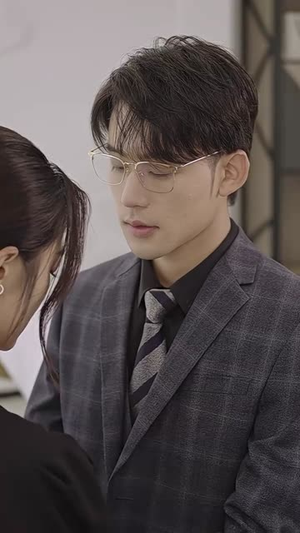 新版:分手当天,我闪婚了亿万富豪(97集) 新版:分手当天,我闪婚了亿万富豪(97集)短剧热映全集免费刷