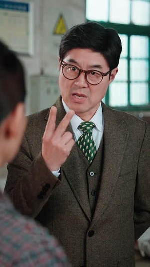 人到中年再上岗(71集) 人到中年再上岗(71集)短剧精选全集无广告