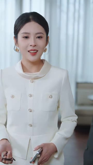 破产五年后,美女老板找上我(96集) 破产五年后,美女老板找上我(96集)短剧全集秒播无卡顿