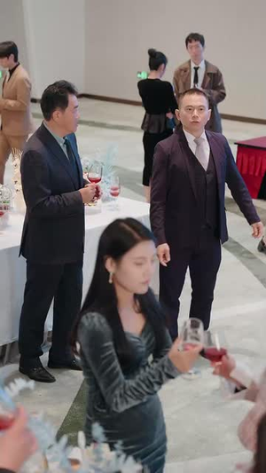 裁员滚滚(60集) 裁员滚滚(60集)短剧收官全集限免看
