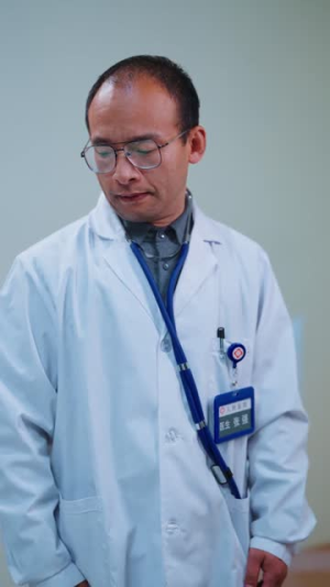 阳光下的泡沫(30集) 阳光下的泡沫(30集)短剧全剧免费合集
