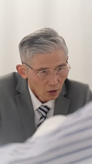 双穿后,我跟死对头结婚了(86集) 双穿后,我跟死对头结婚了(86集)短剧高分全集在线刷