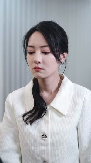 她从黑暗中走来（64集）短剧全集无删完整版