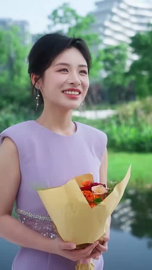 月光洒下离人巷(60集) 月光洒下离人巷(60集)短剧合集导演剪辑版